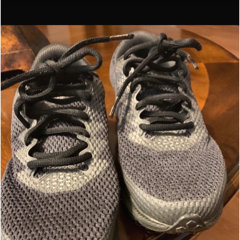 Woman nike sneakers size 8 1/2